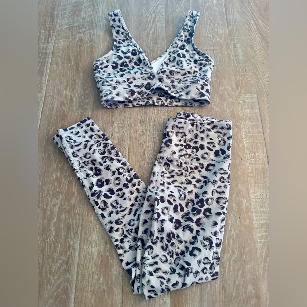 Small Varley Workout Set: Leggings & Bra